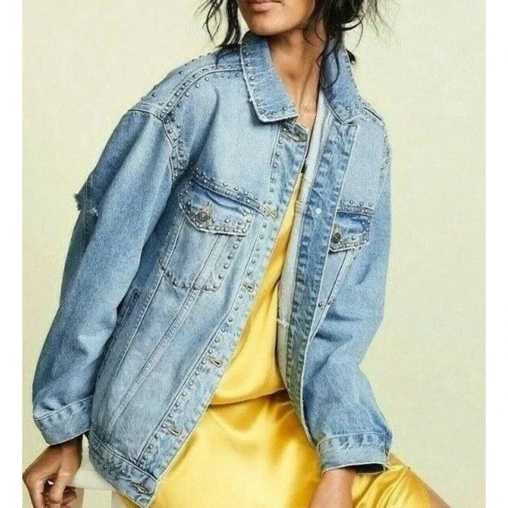 Free People Studded Denim Trucker Jacket Oversized Light Blue Destroyed Lg 148$ - Picture 2 of 14